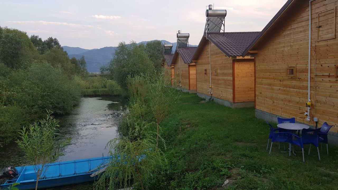 La Podul Gornii Hotel Gornea Exterior photo