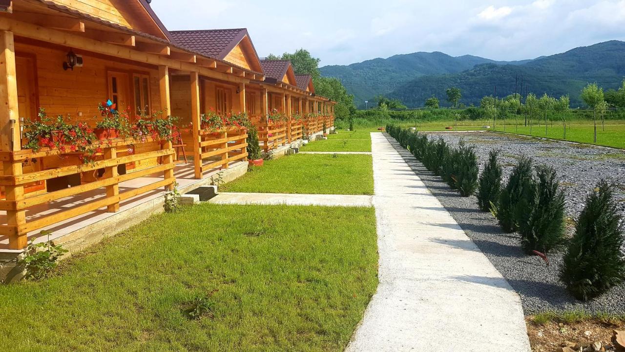 La Podul Gornii Hotel Gornea Exterior photo